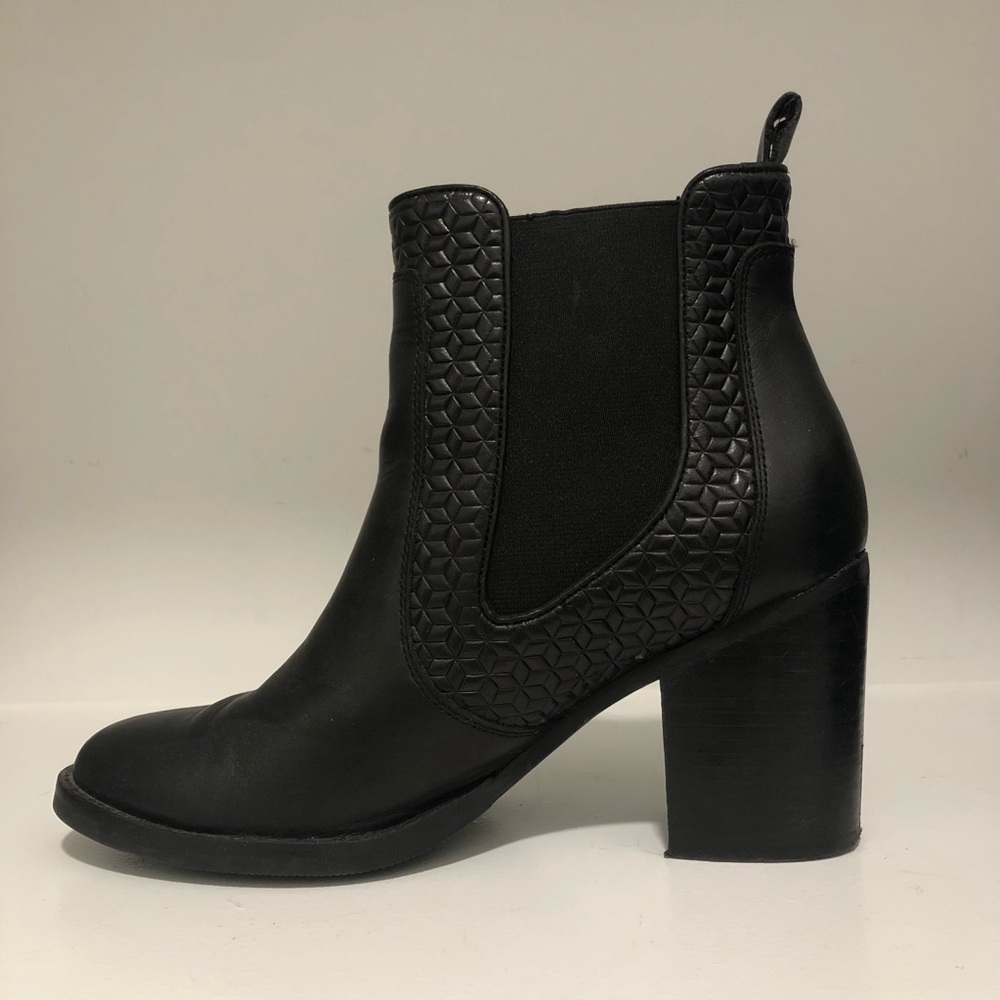Liebeskind Vitello Leather Booties